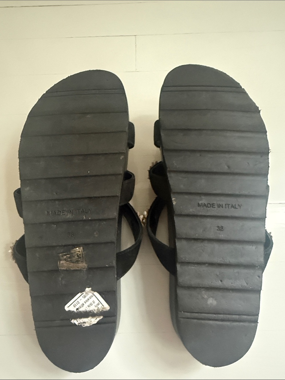 Title:
Fabrizio Viti Berkley Daisy Slide Sandals Black Size 38 - Picture 8 of 8